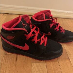 Jordan Kids Black and Red Sneakers